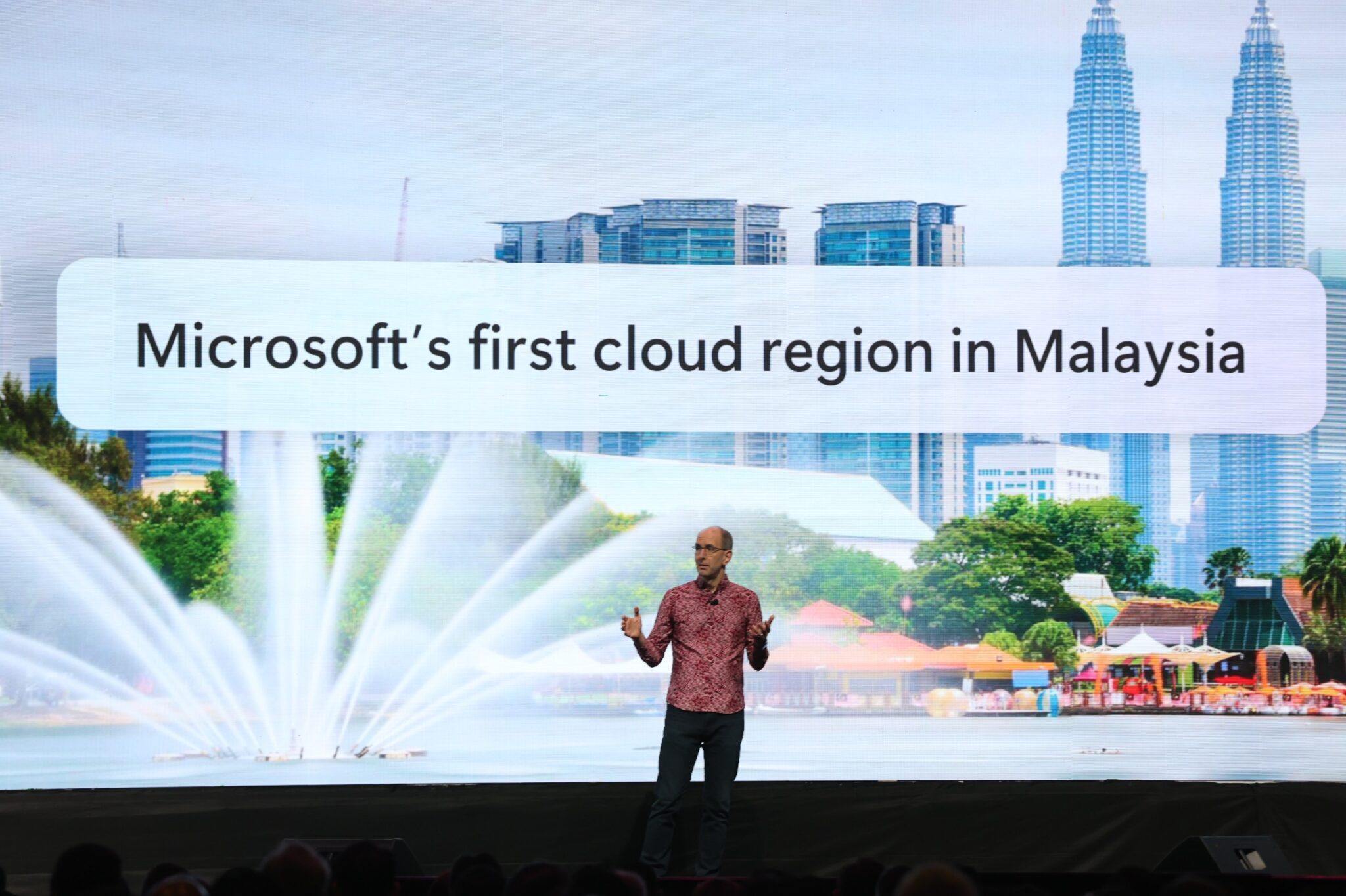 マイクロソフト、マレーシアで初のクラウドリージョンを開設